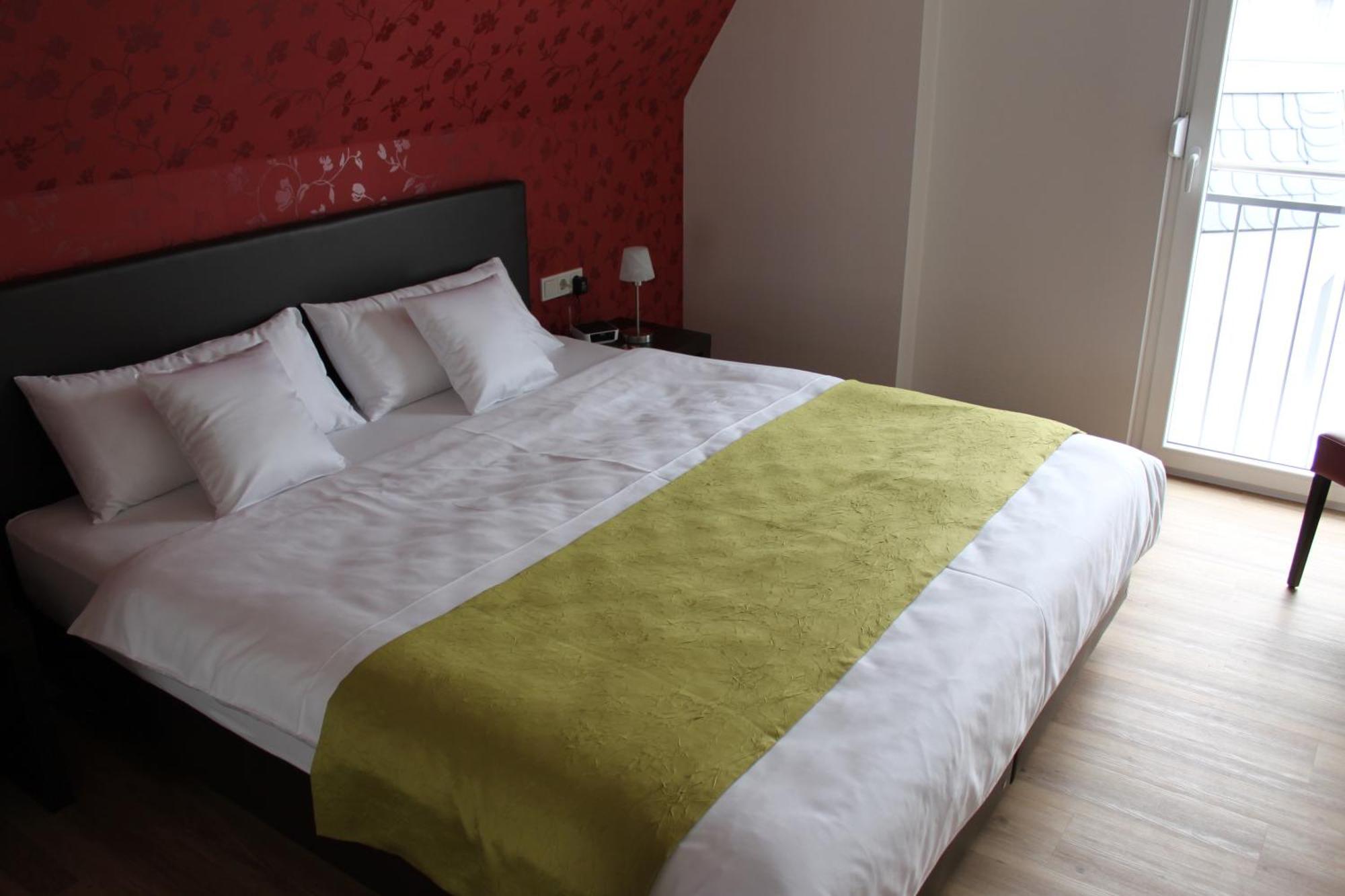 Hotel Feriendomizil Am Lindenplatz à Bullay Extérieur photo