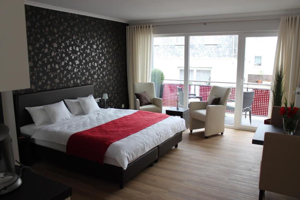 Hotel Feriendomizil Am Lindenplatz à Bullay Extérieur photo