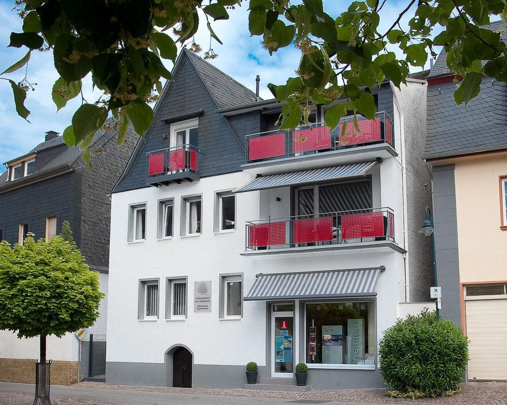 Hotel Feriendomizil Am Lindenplatz à Bullay Extérieur photo