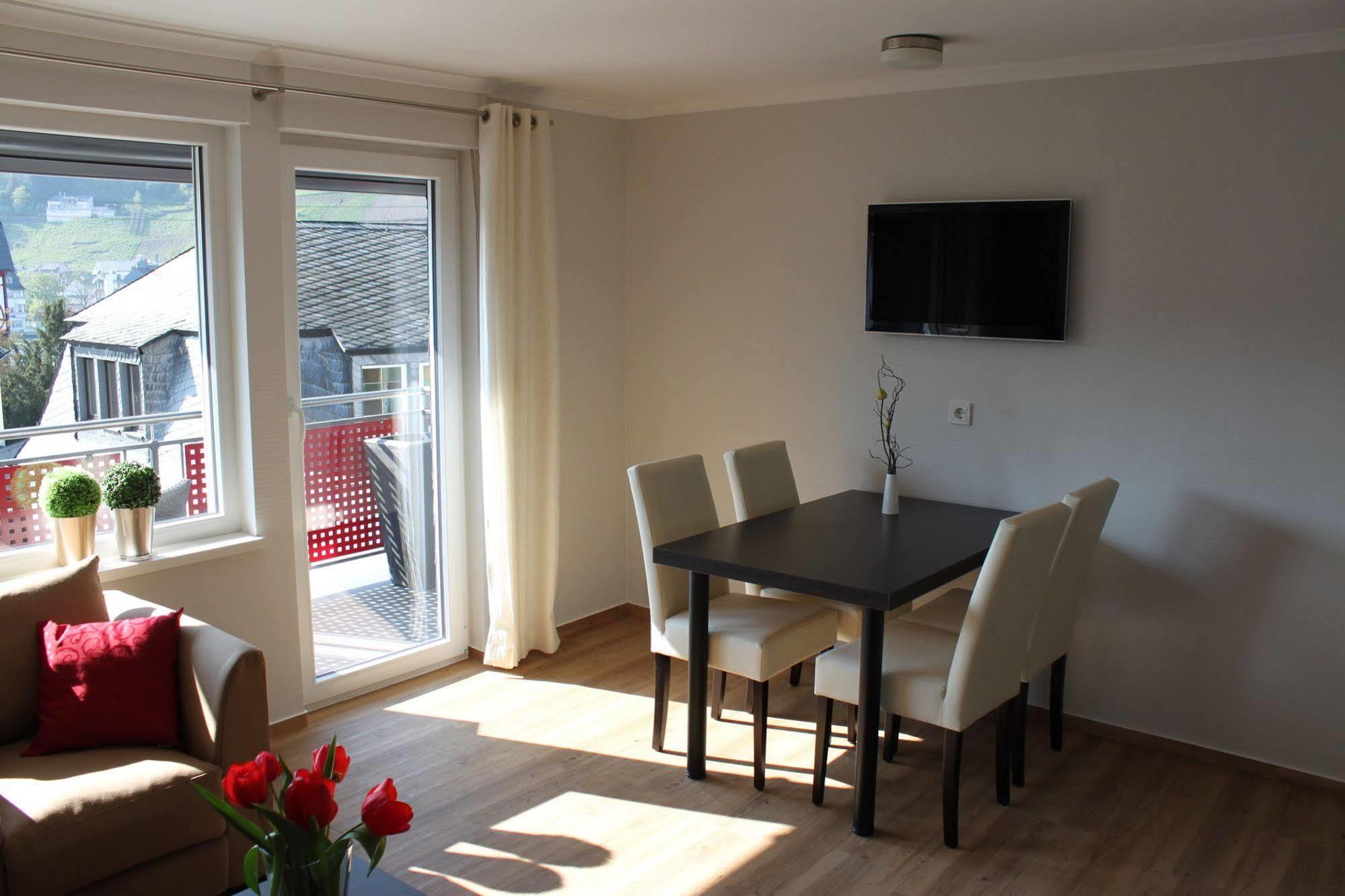 Hotel Feriendomizil Am Lindenplatz à Bullay Extérieur photo
