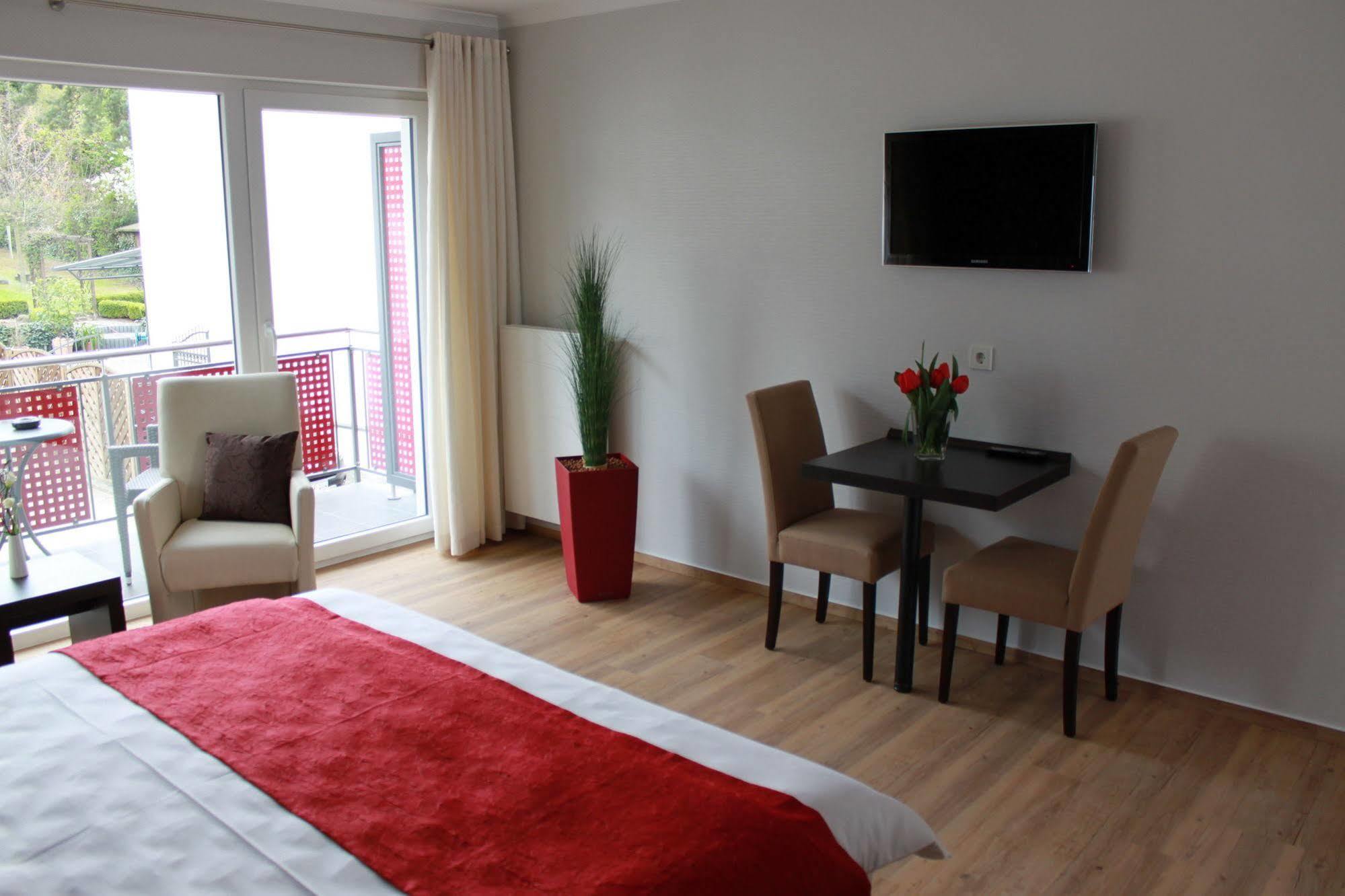 Hotel Feriendomizil Am Lindenplatz à Bullay Extérieur photo