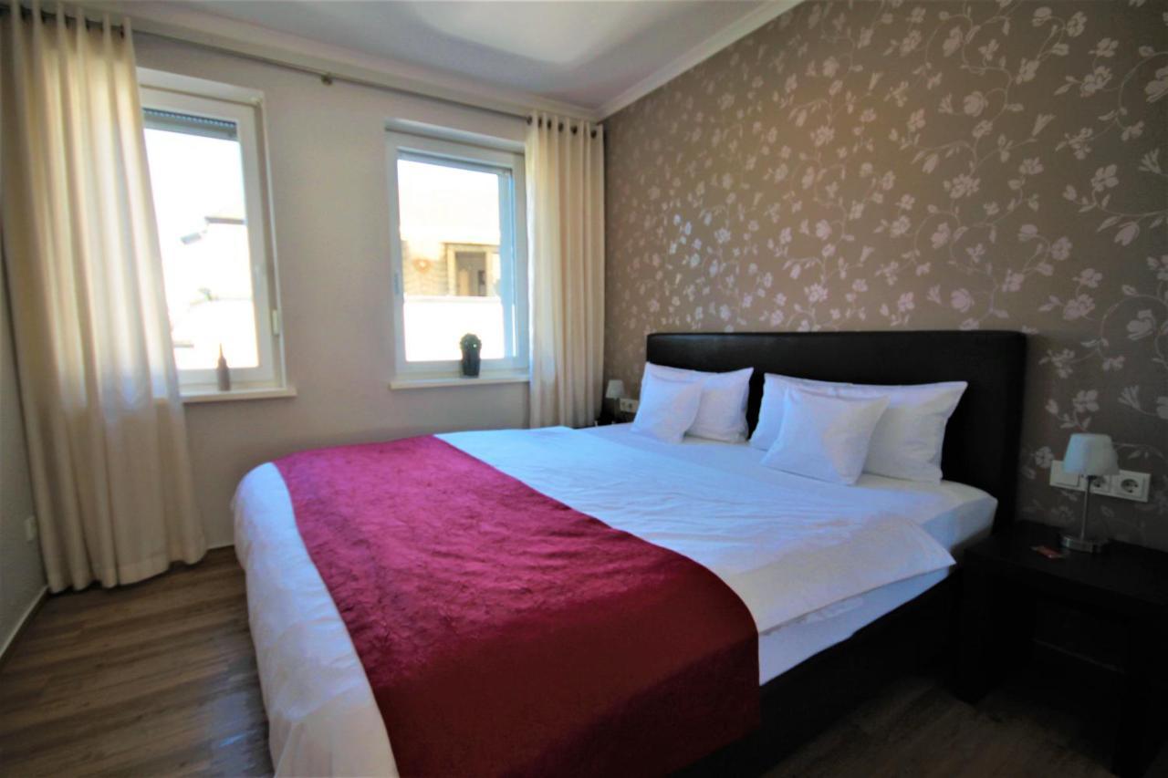 Hotel Feriendomizil Am Lindenplatz à Bullay Extérieur photo