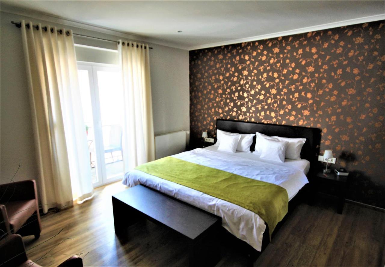 Hotel Feriendomizil Am Lindenplatz à Bullay Extérieur photo