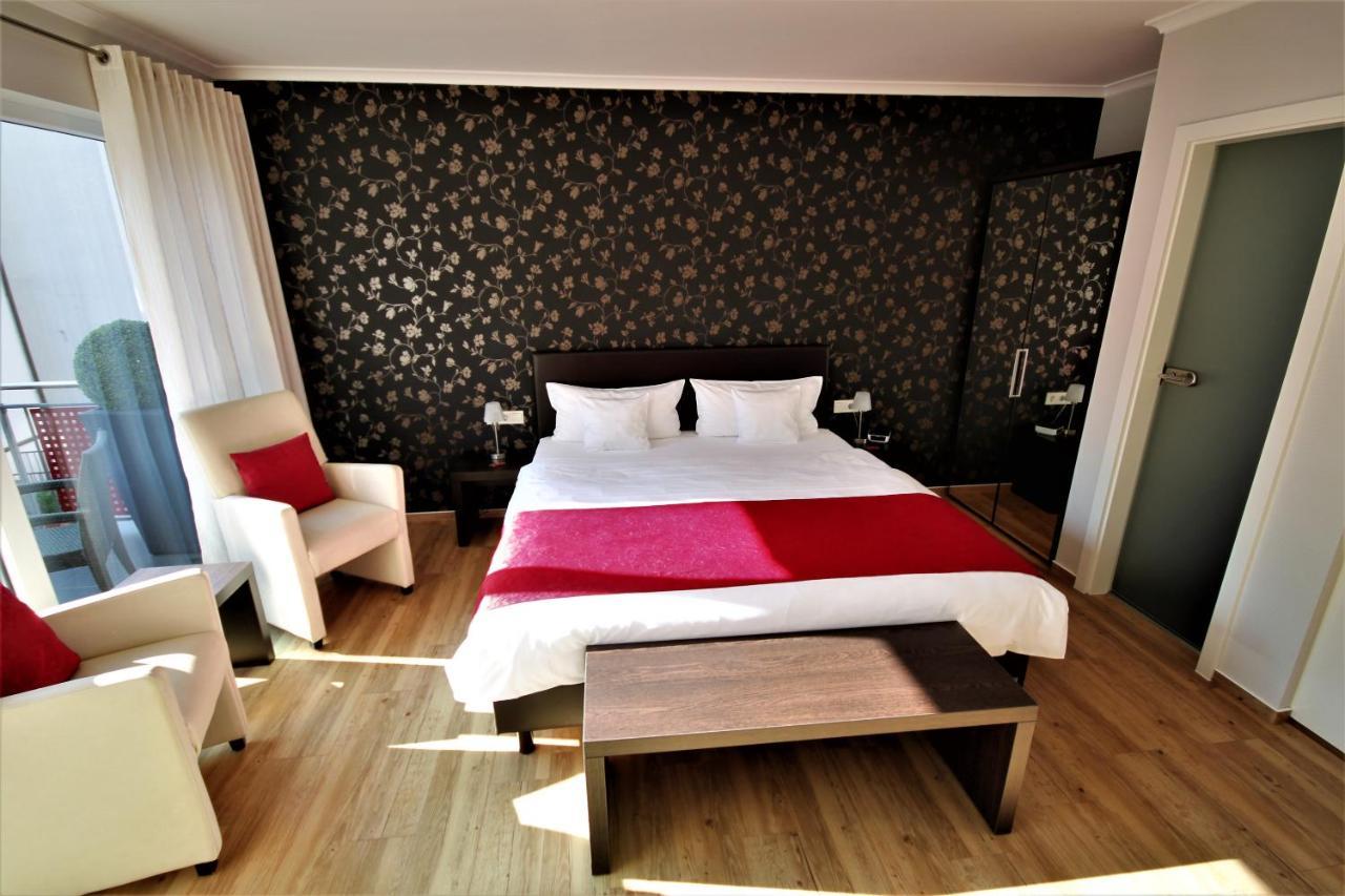 Hotel Feriendomizil Am Lindenplatz à Bullay Extérieur photo