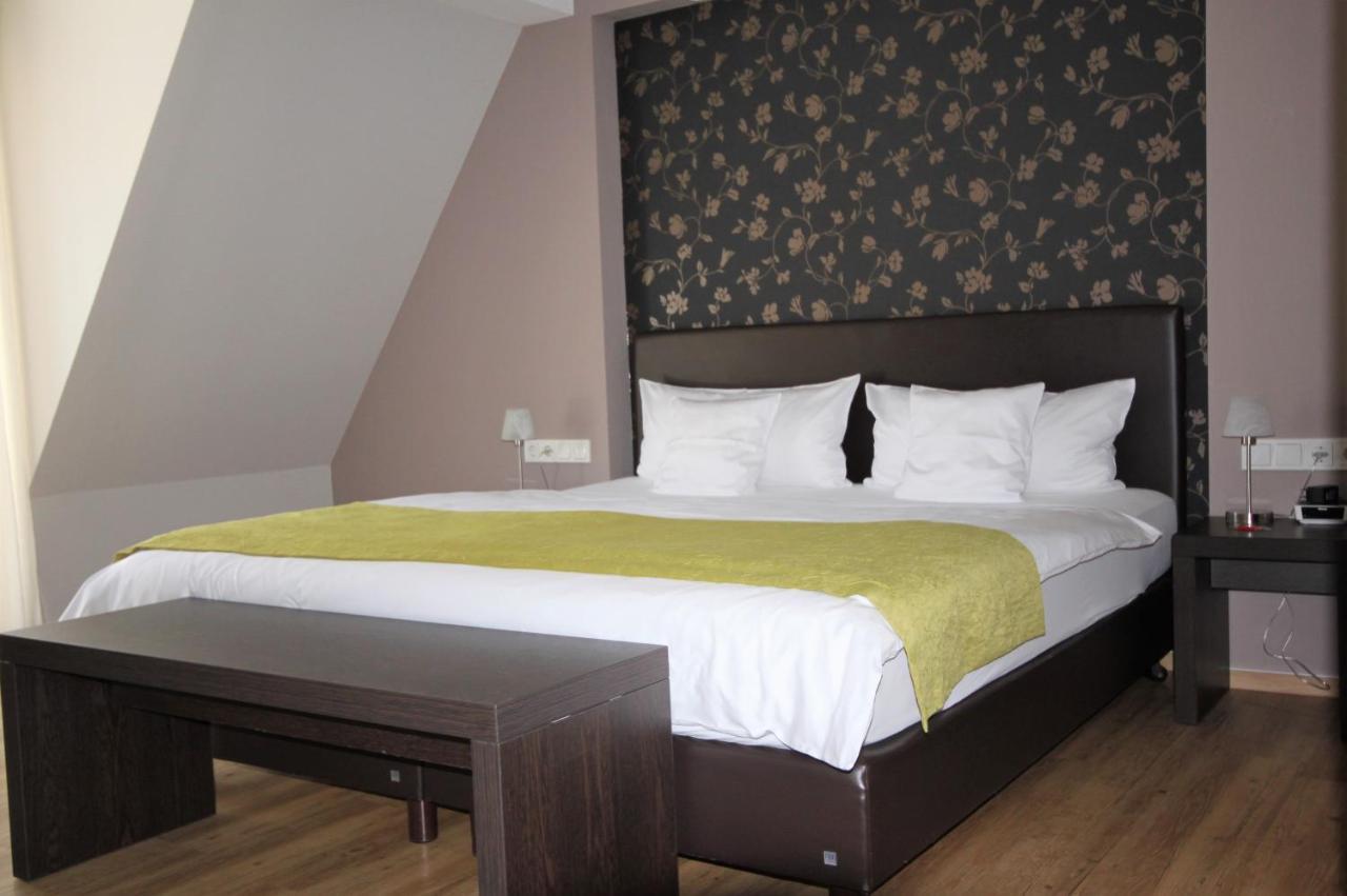 Hotel Feriendomizil Am Lindenplatz à Bullay Extérieur photo