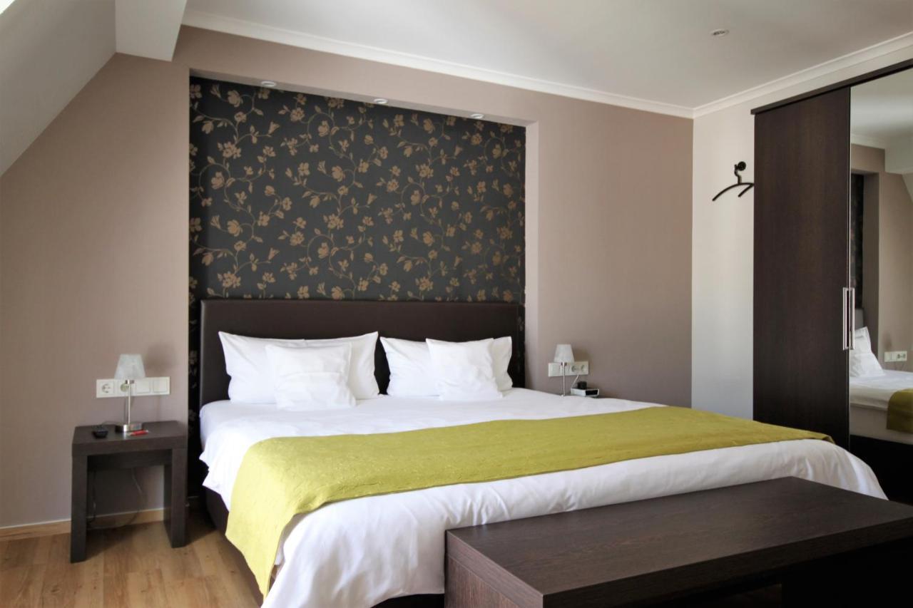 Hotel Feriendomizil Am Lindenplatz à Bullay Extérieur photo